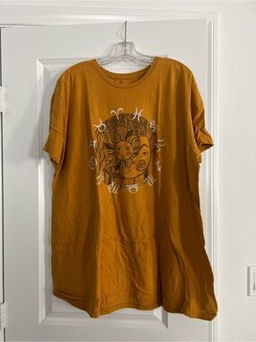 Sun & Moon Zodiac Graphic T-Shirt